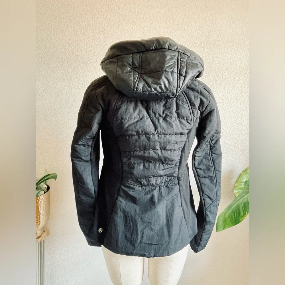 LULULEMON Another Mile Jacket Black Sz.2 Primaloft - Picture 7 of 12